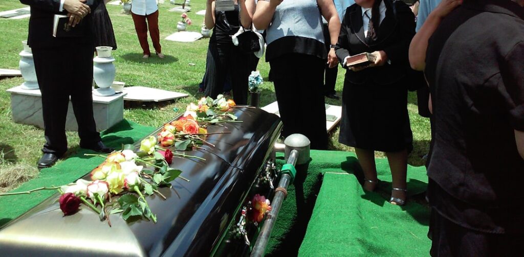 ways to pay for funeral and burial costs